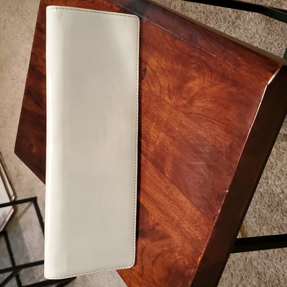 Aldo light grey patent leather clutch